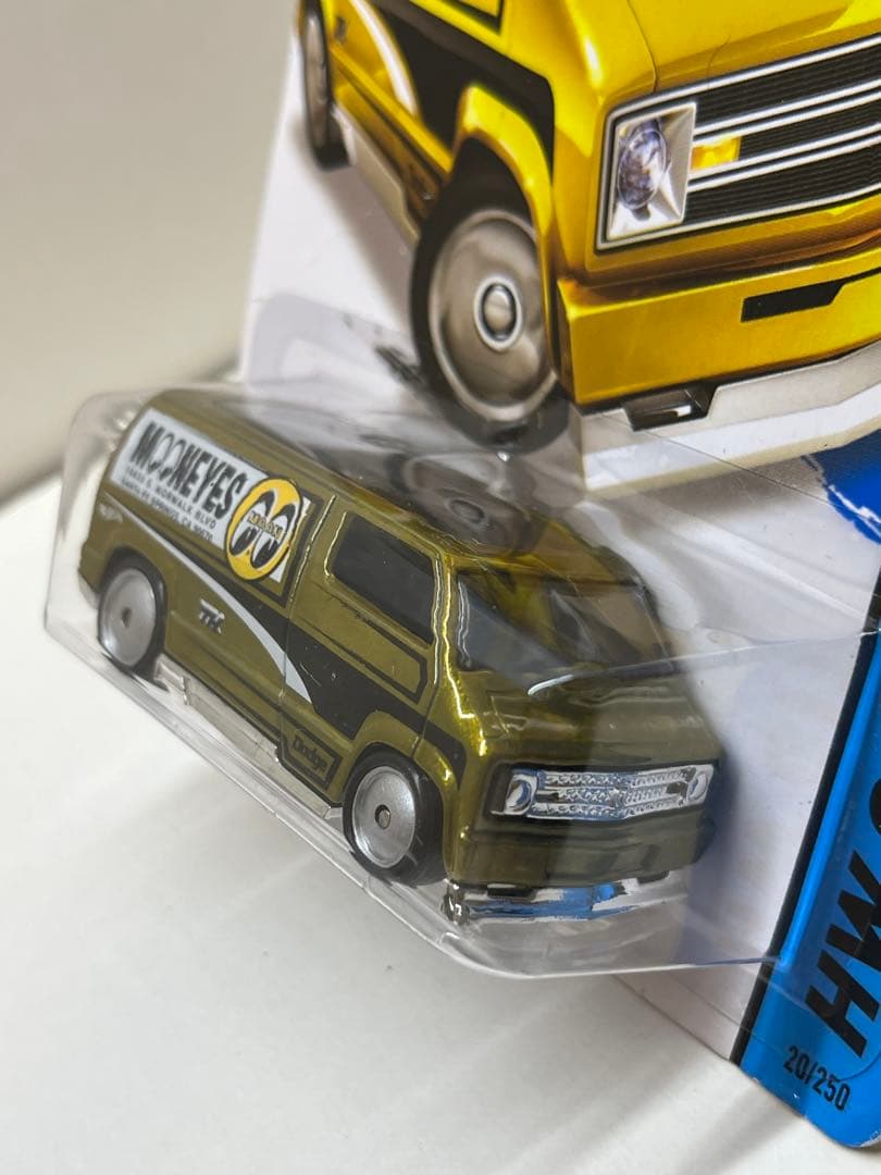 ホットウィール スーパートレジャーハント カスタム 77 ダッジバン