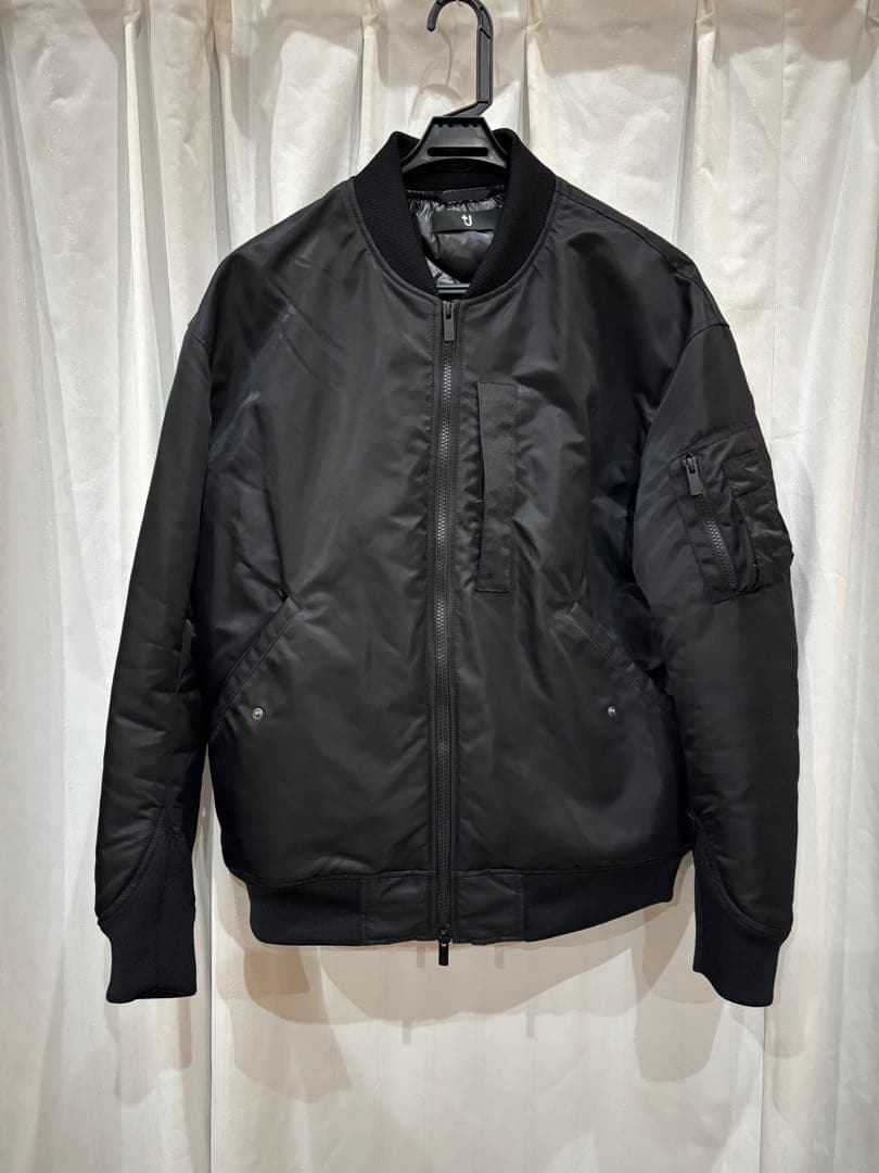 UNIQLO ユニクロ＋J ハイブリッドダウンオーバーサイズMA−1 黒 L ユニクロ公式 | ハイブリッドダウンオーバーサイズMA－1