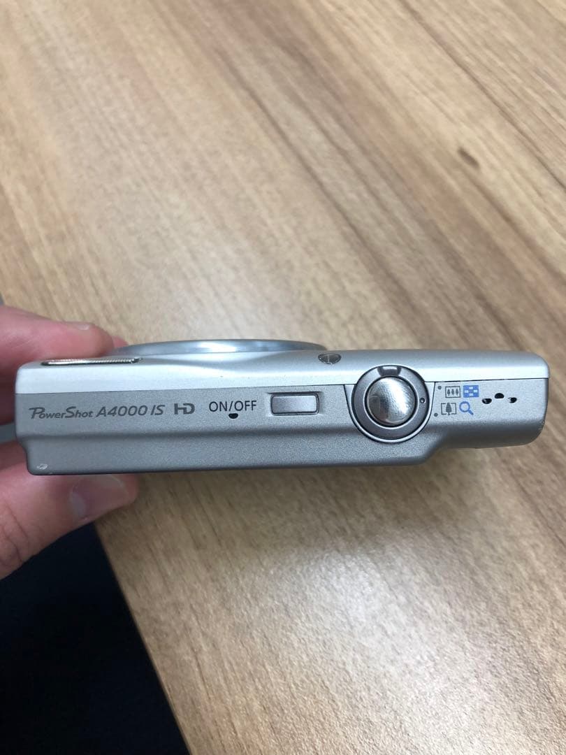 Canon PowerShot A4000 IS コンパクト 銀 - メルカリ