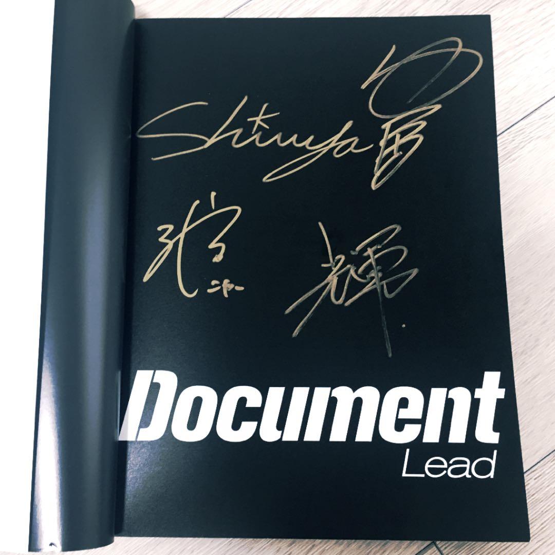 Lead 直筆生サイン入り写真集 Document