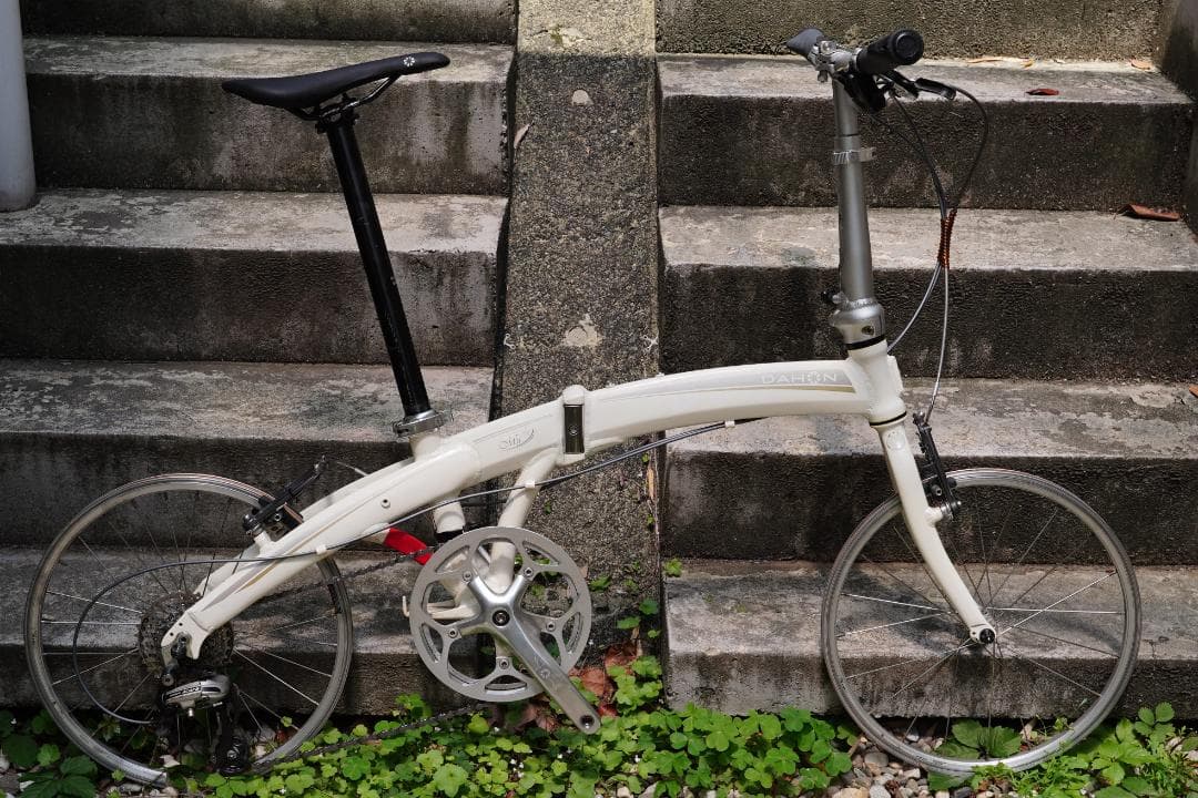 DAHON ダホン MU P8 20インチ 折り畳み自転車 ホワイト ミニベロ 普段使いからまったりポタリングも楽しめる、快適性と機動力に優れた