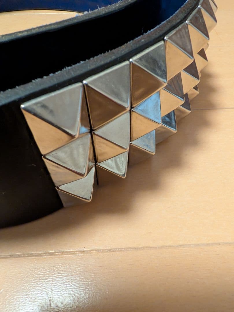 toccataトッカータ3連ピラミッドスタッズベルト 表黒裏青 - メルカリ