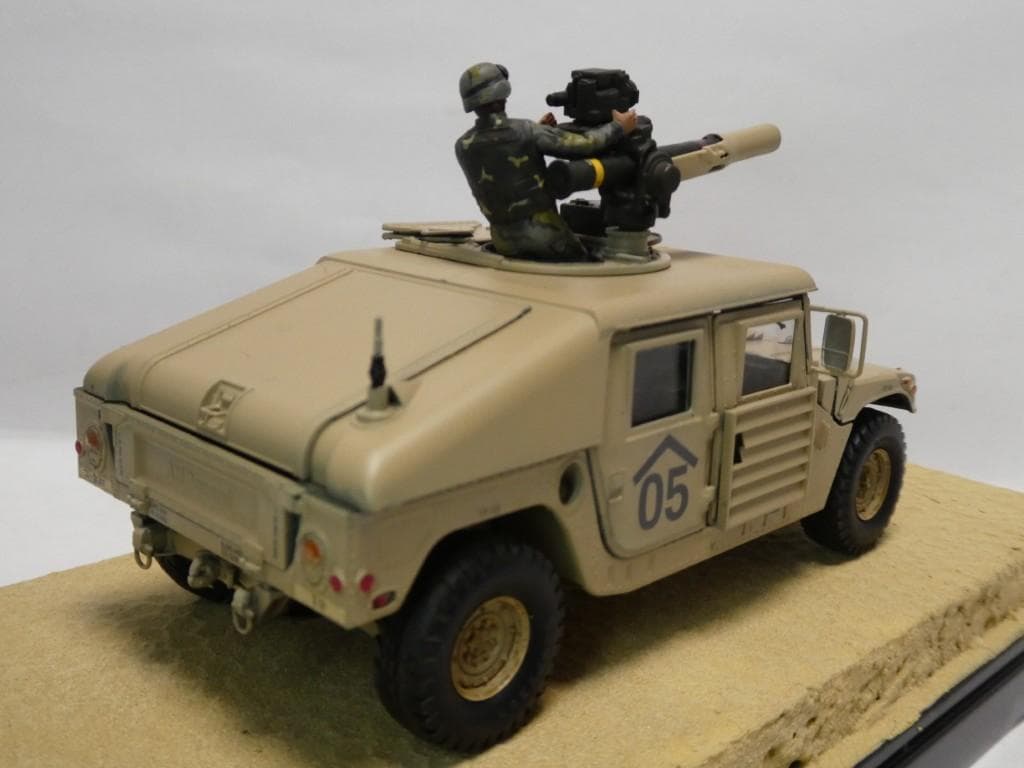 タミヤ　1/35　アメリカ陸軍 ハンビー TOW ミサイルキャリヤー　完成品