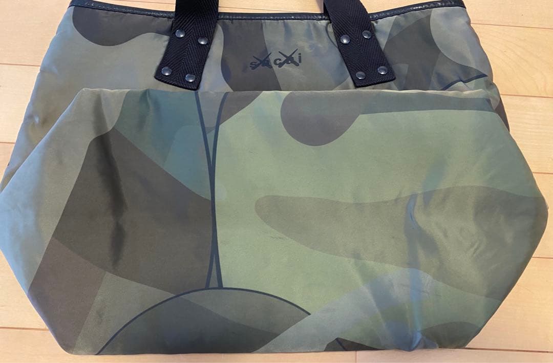 sacai kaws トートバッグバッグカウズ迷彩L
