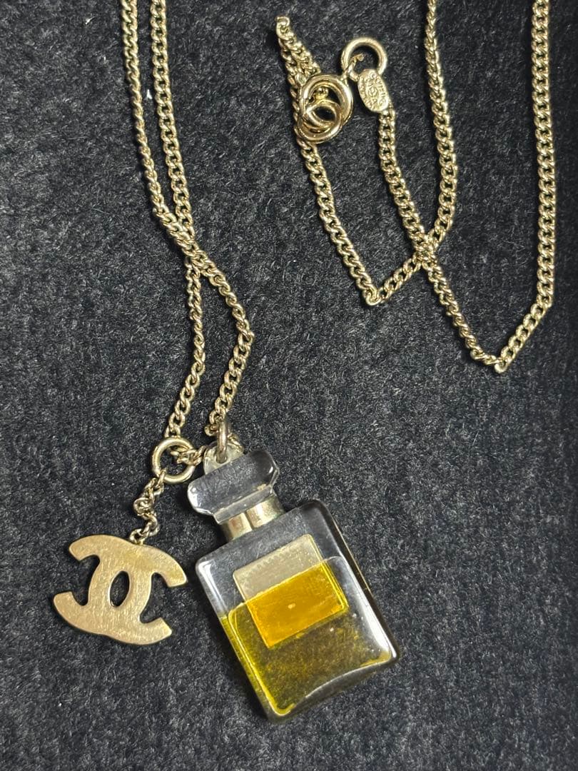 ヴィンテージ CHANEL 香水ボトル ブレスレット NO5. 香水瓶 CC - メルカリ
