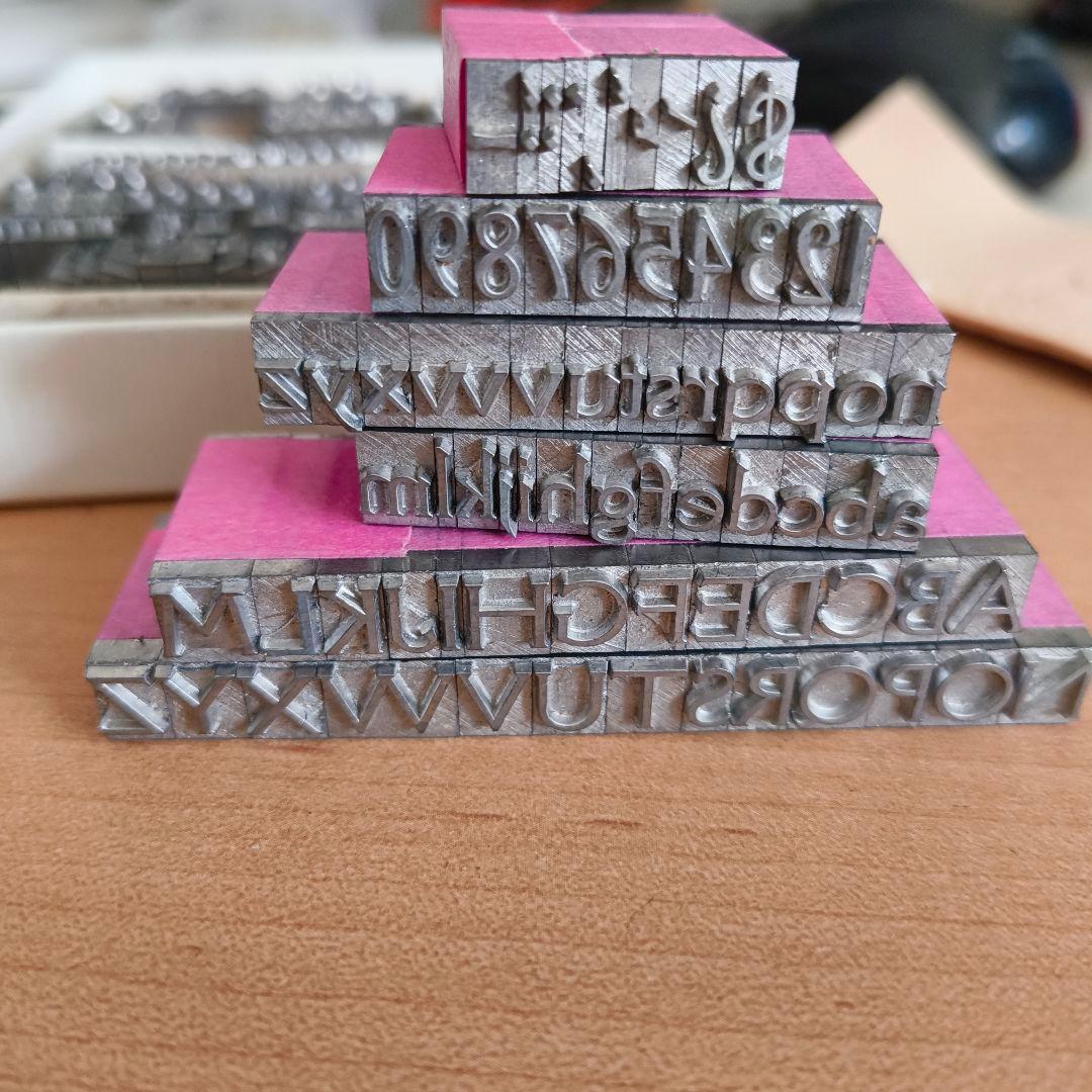 専用】活版印刷 活字 アルファベット大文字小文字．数字 *フルセット