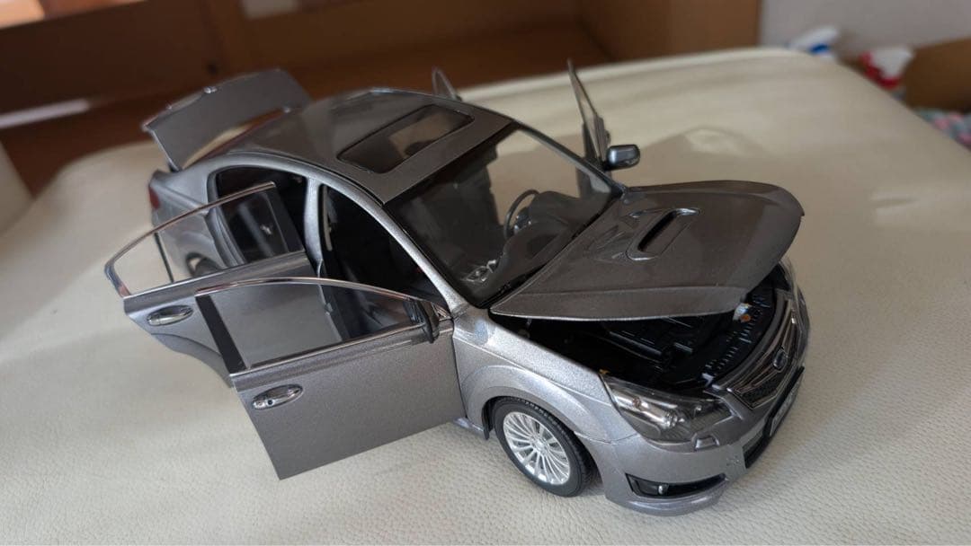 SUBARU レガシィ B4 2.5GT 1/18スケール金属製モデル 非売品