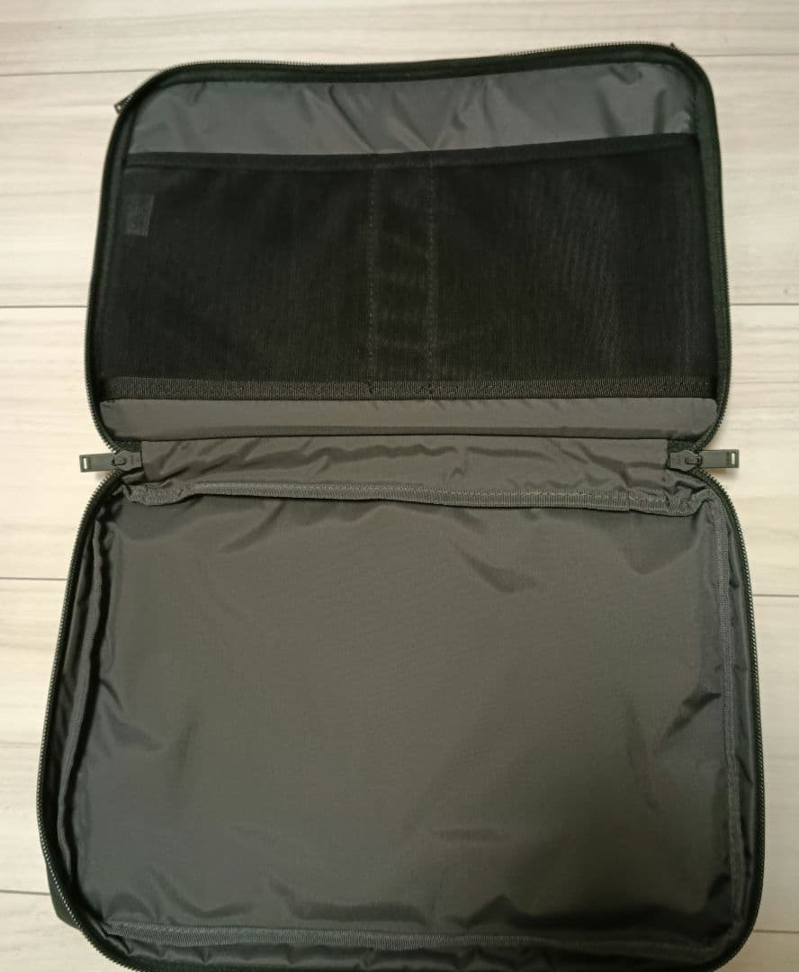 ほぼ新品】ポーター/ PORTER タブレットケース ネイビーの通販はau PAY