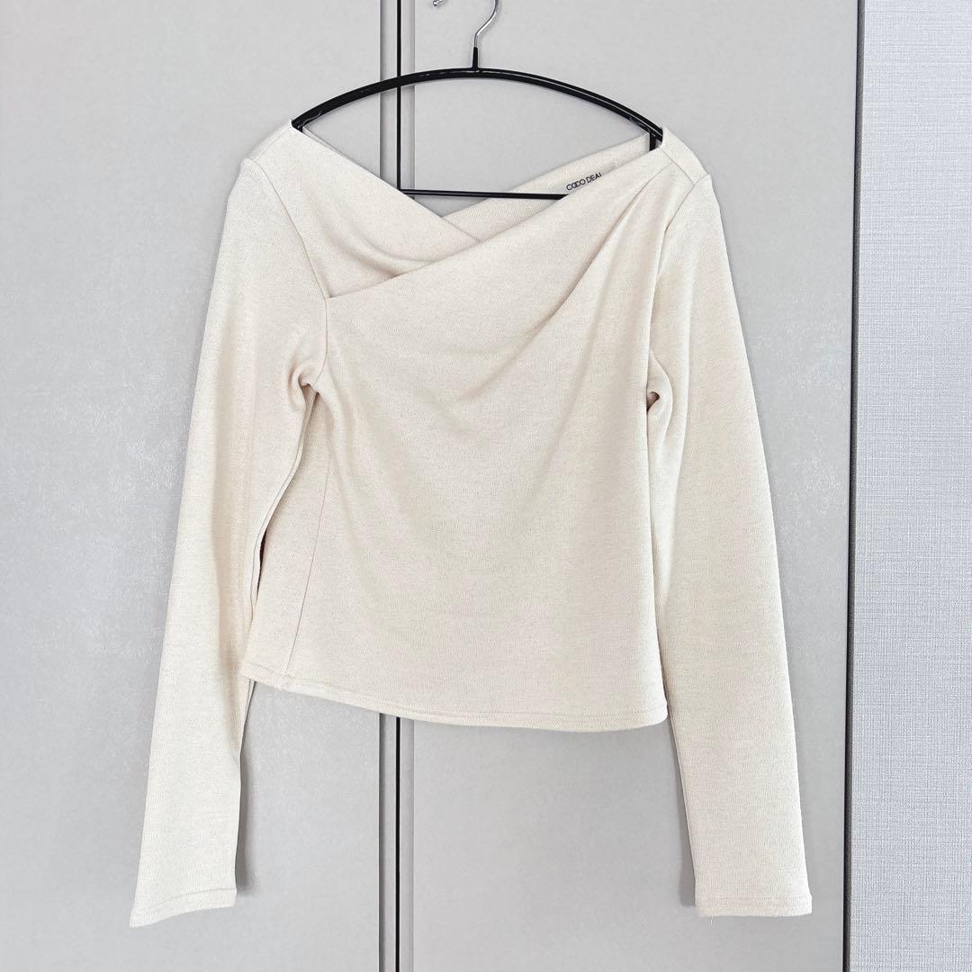 COCO DEAL アシメネックオフショルダーカットソー - メルカリ