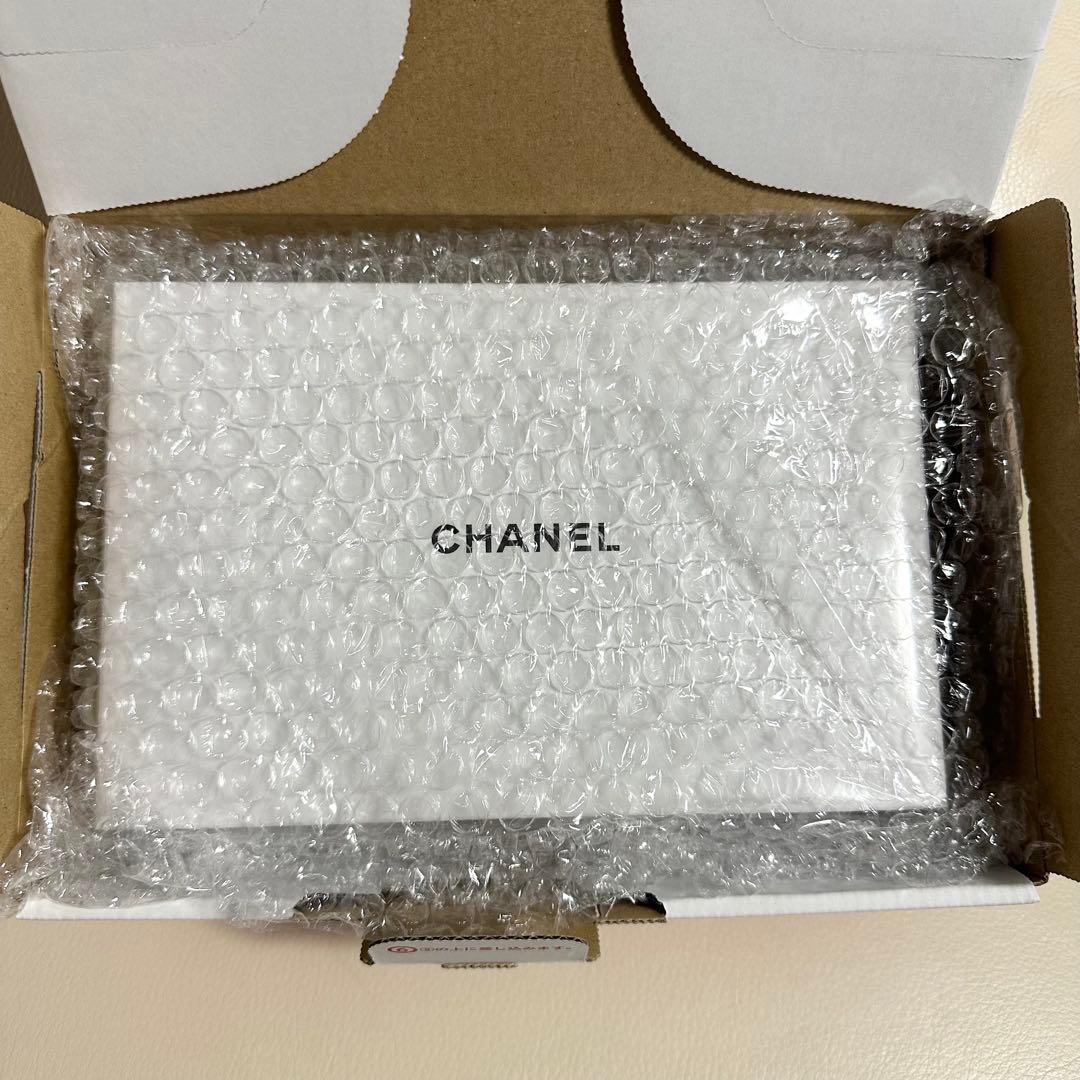 シャネル CHANEL 2024クリスマスコフレ ポーチ ホワイト 箱付き - メルカリ