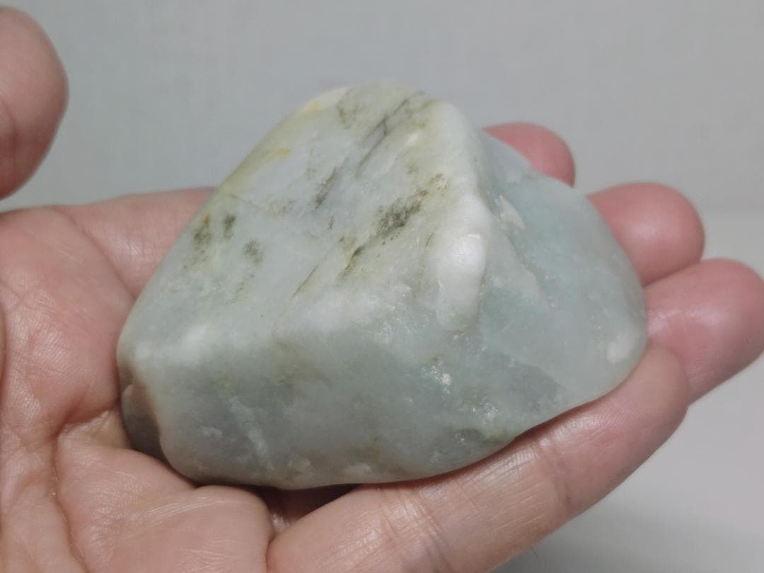 淡緑 179g 翡翠 ヒスイ 翡翠原石 鑑賞石 原石 自然石 誕生石 鉱物 鉱石