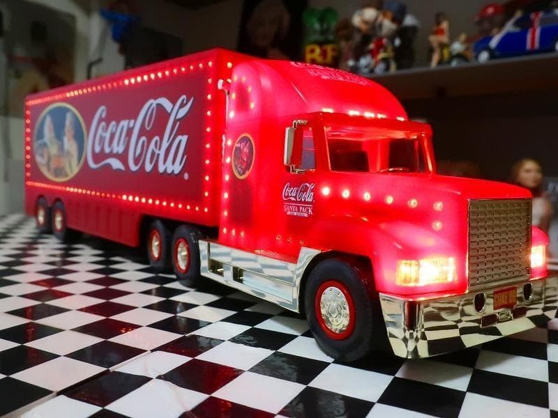 コカコーラ サンタトラック イルミネーション クリスマス 電飾パレード