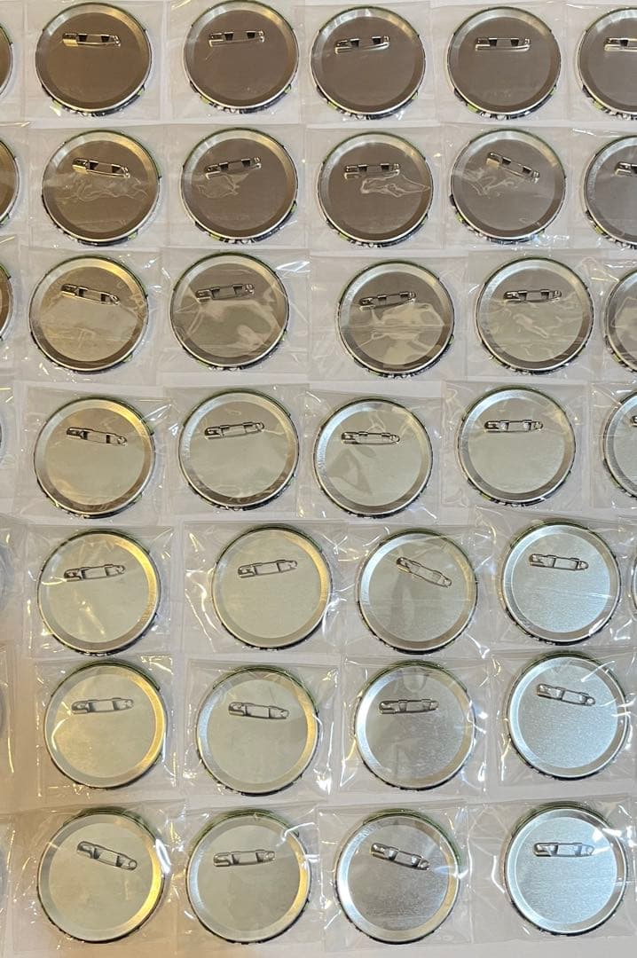 ブルーロック　TSUTAYA 制服　ホログラム　缶バッジ　潔世一　100個