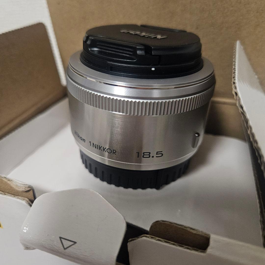 Nikon 1 NIKKOR 18.5mm f/1.8 シルバー