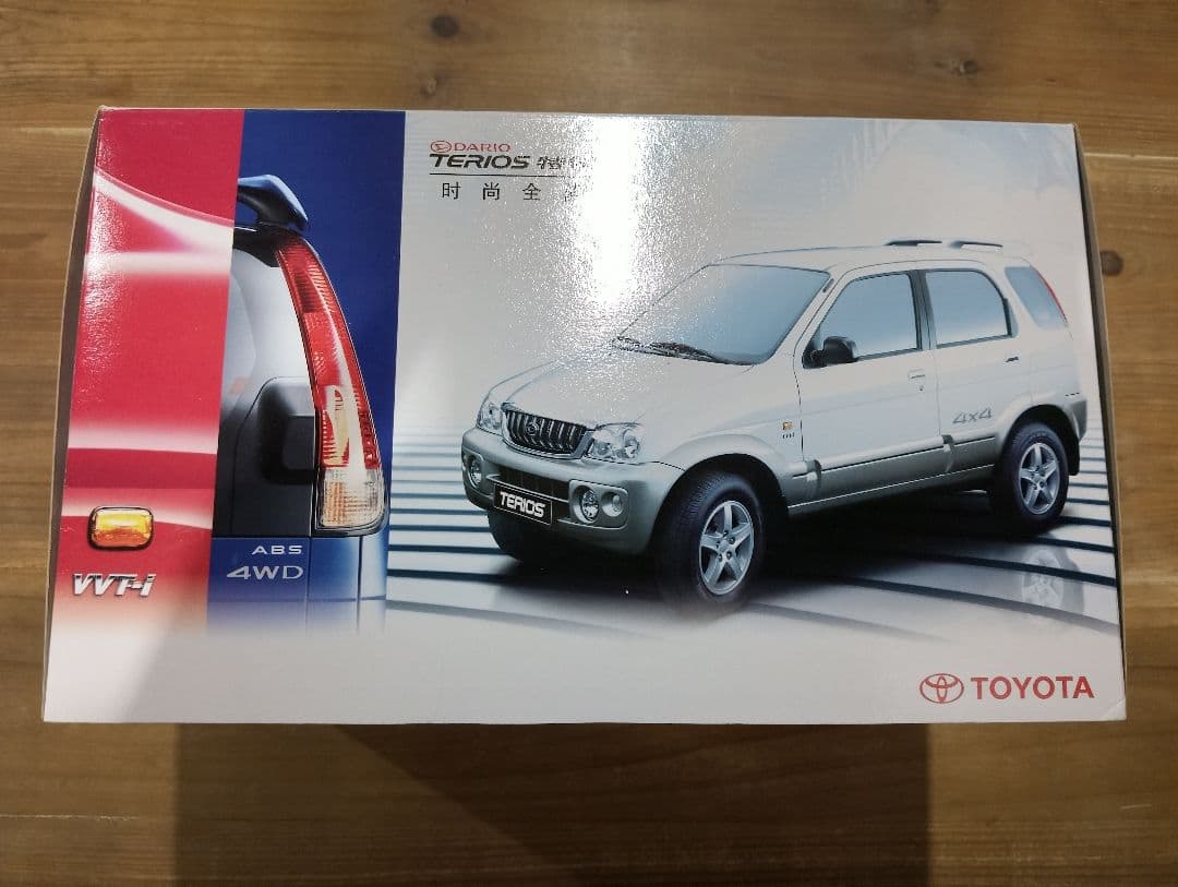 1/18 トヨタ テリオス ディーラー品 ミニカー ホワイト