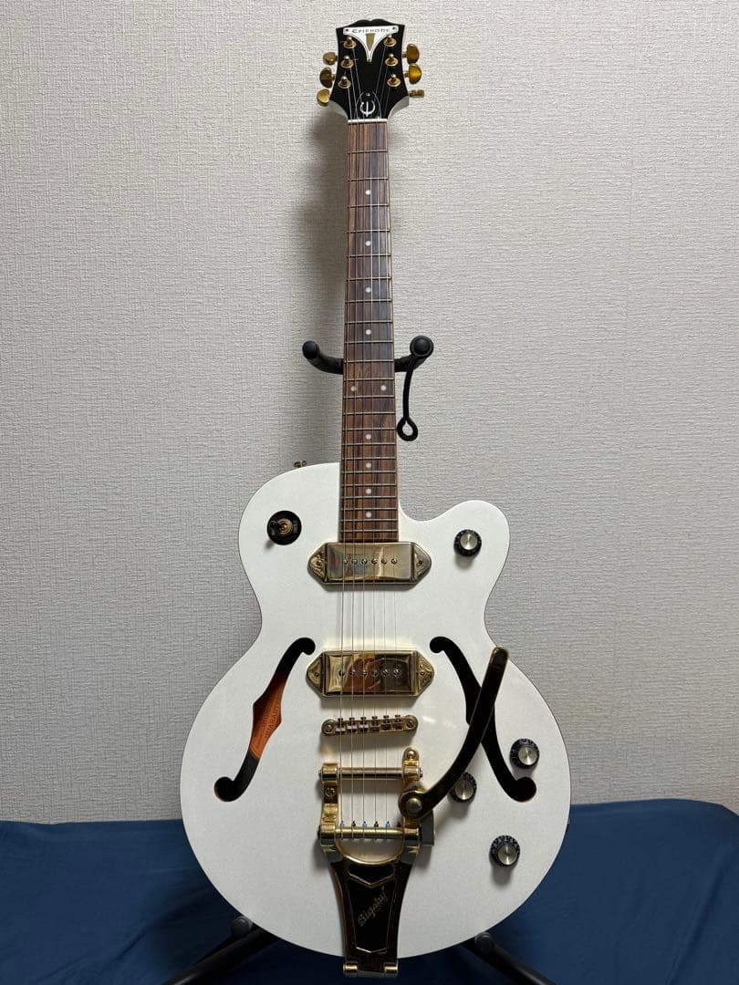 ギター Epiphone WILDKAT e Pearl White Epiphone Wildkat Royale, Pearl White at Gear4music