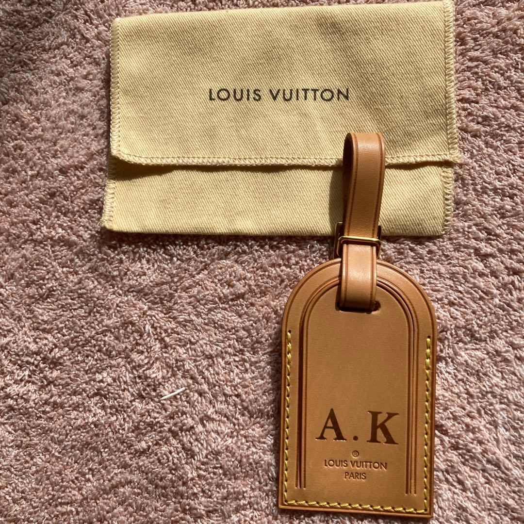 未使用に近い】ルイ・ヴィトン ネームタグ A.K刻印 ヌメ革 正規品