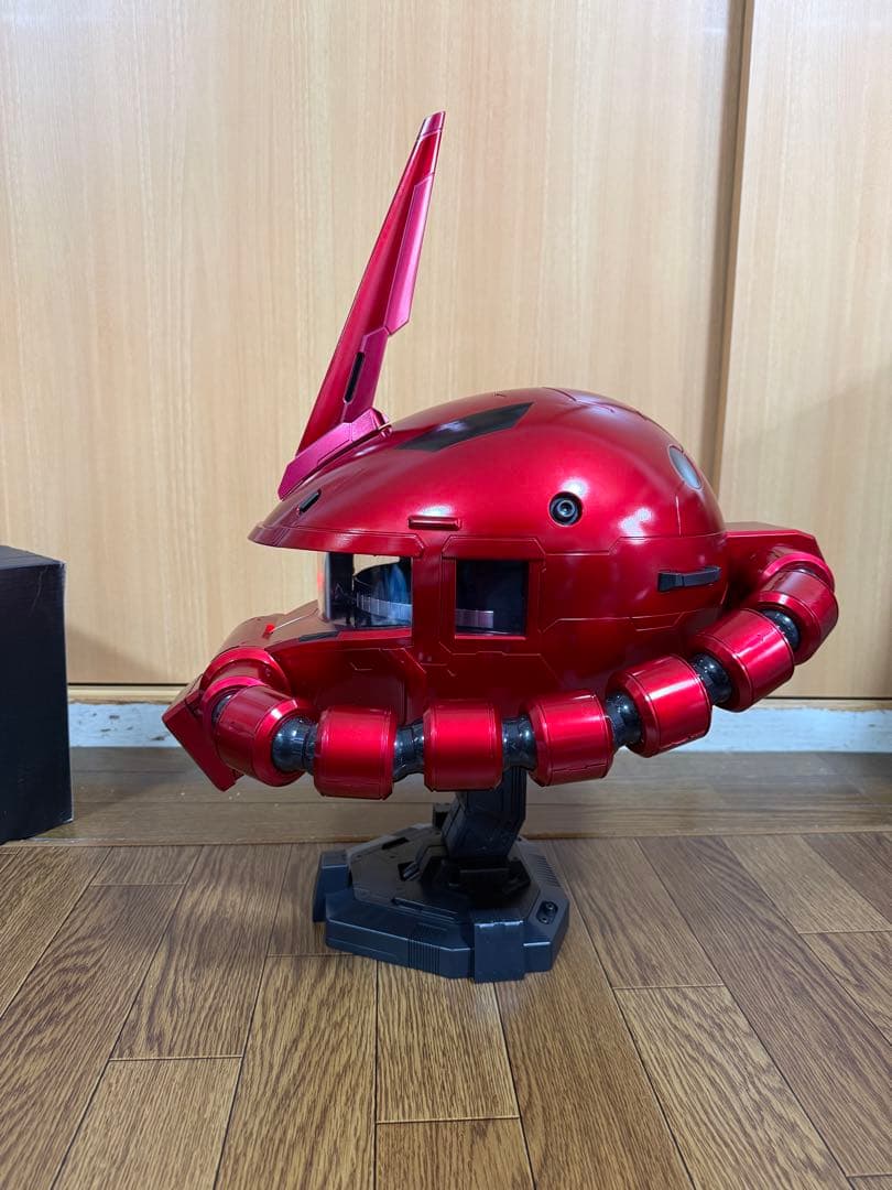 ザク ウェアラブルヘルメット シャア専用 LEDモノアイ タッチセンサー自動可動