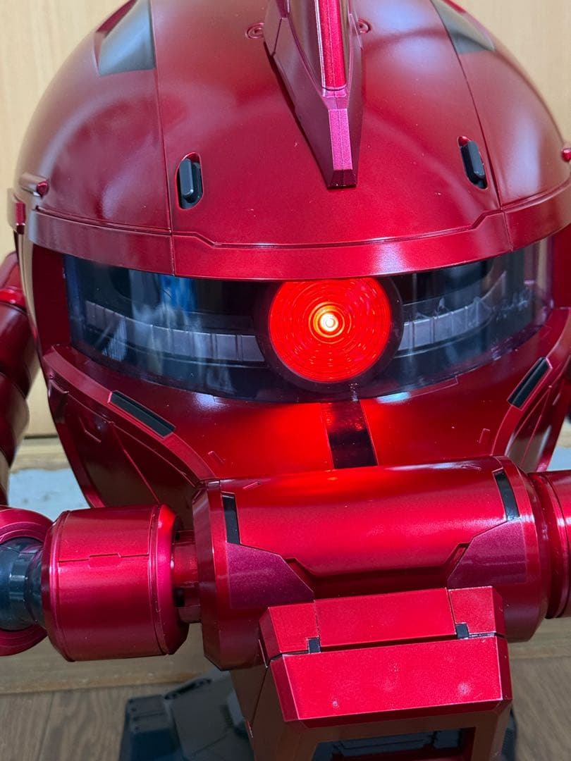 ザク ウェアラブルヘルメット シャア専用 LEDモノアイ タッチセンサー自動可動