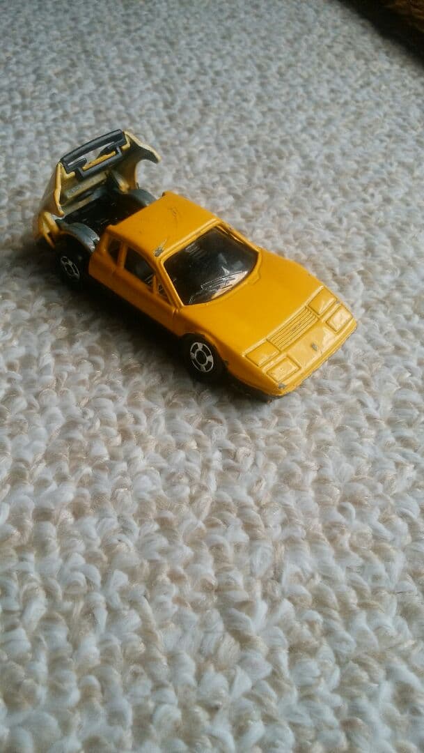 トミカ ミニカー 　フェラーリBB512　イエロー　1979年物