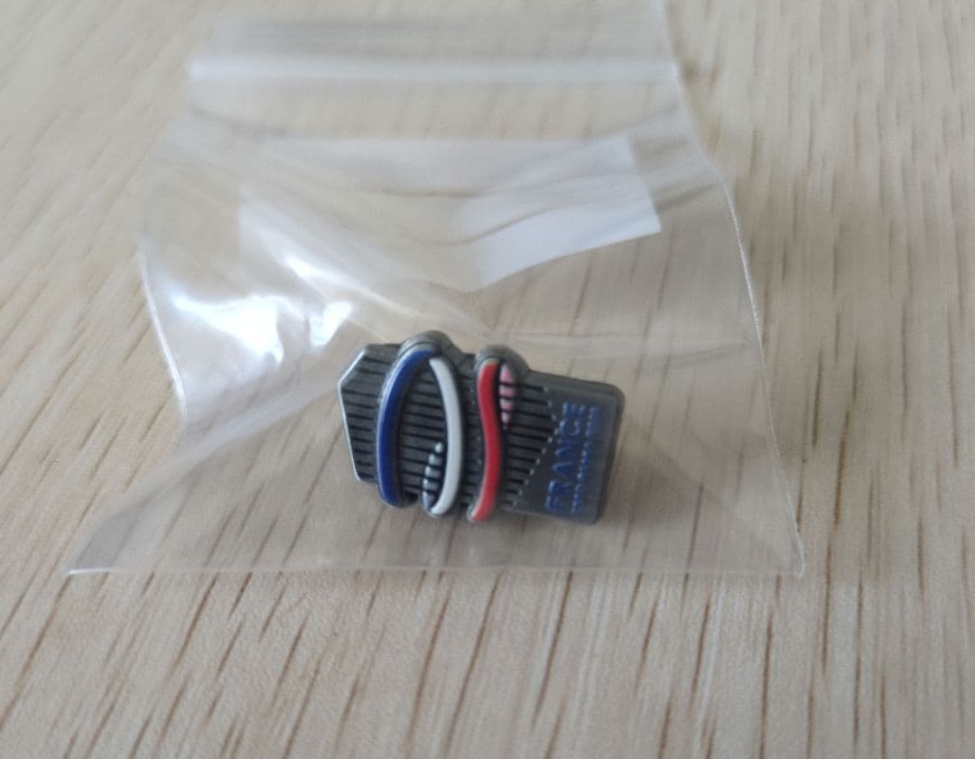 フランス館　ピンバッジ　大阪万博　非売品　レア