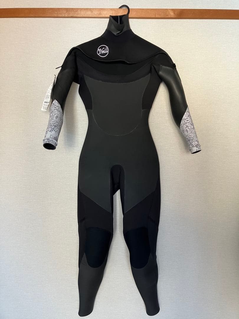 O'Neill ウェットスーツ　セミドライ女性モデル　Mサイズ　新品未使用 O'NEILL（オニール） 23-24 O'NEILL セミドライ ウェットスーツ
