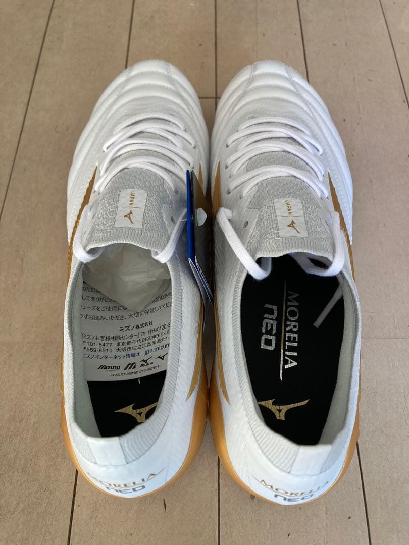 モレリアネオ4βジャパン 白✖️金 26.5㎝ 新品。