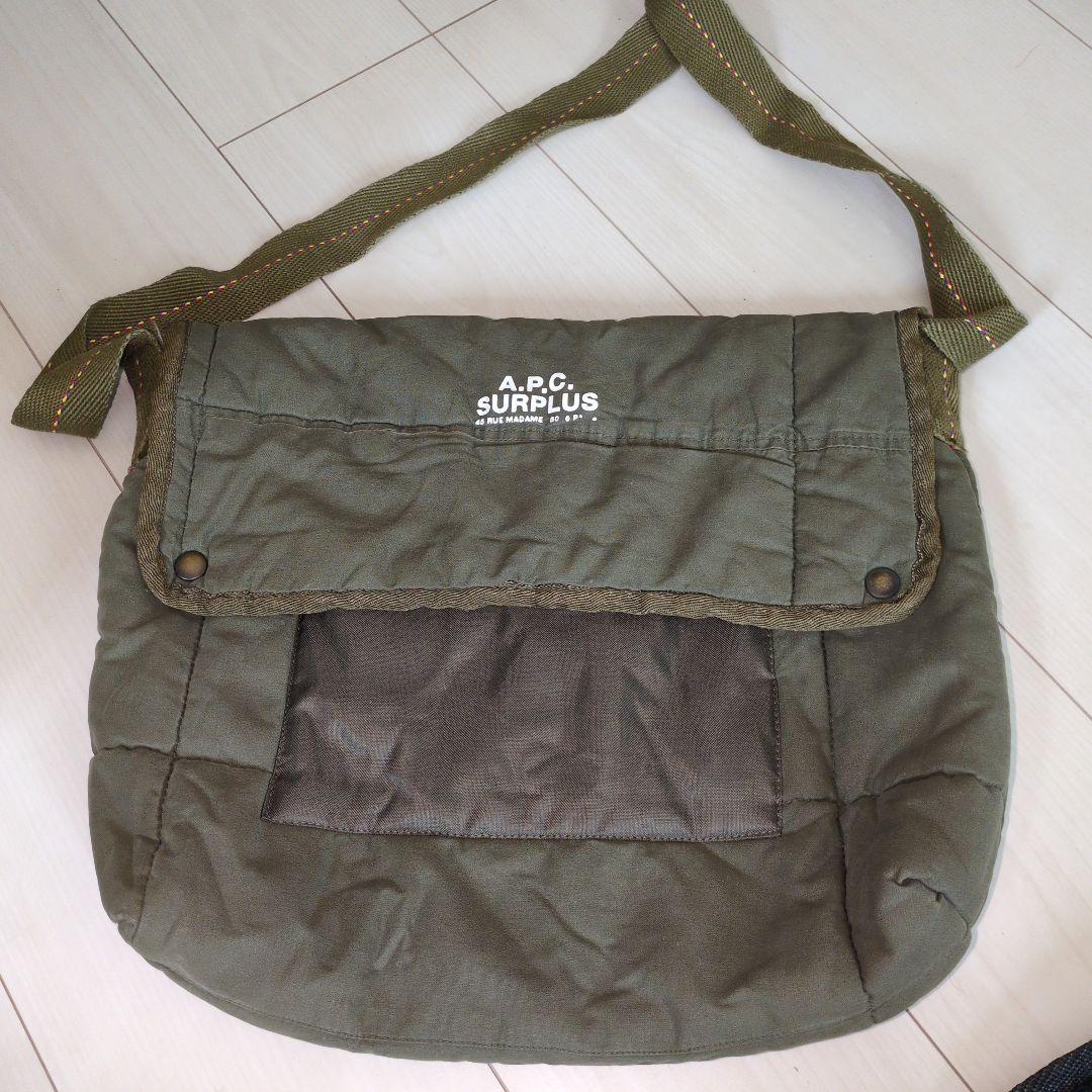 A.P.C アーペーセー　カーキ　ショルダーバッグ　メッセンジャー　古着 中古・古着通販】A.P.C. (アーペーセー) MYDネオンショルダーバッグ