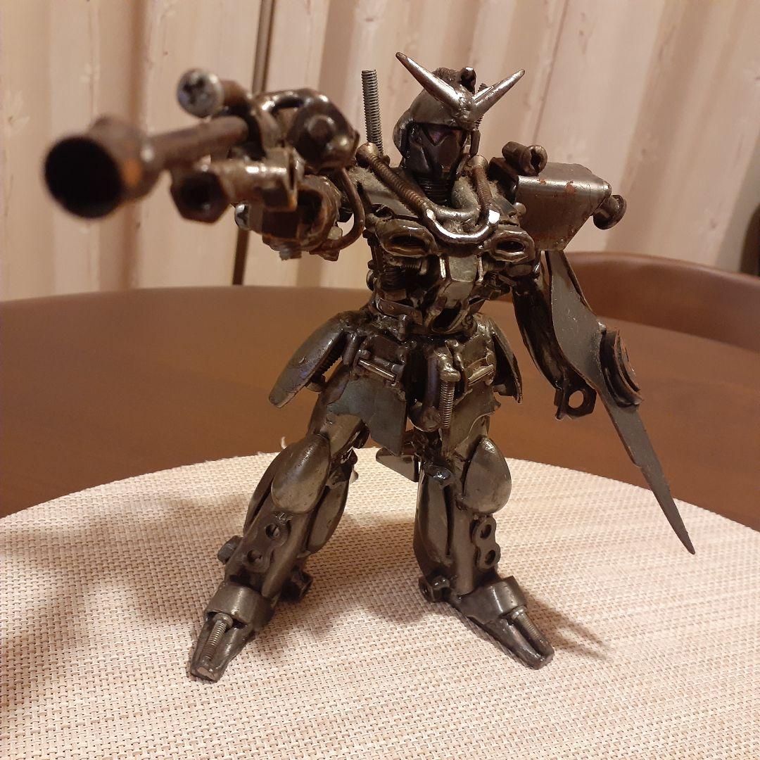 超希少】ガンダム風 メタルアート 鉄屑アート スクラップアート - メルカリ