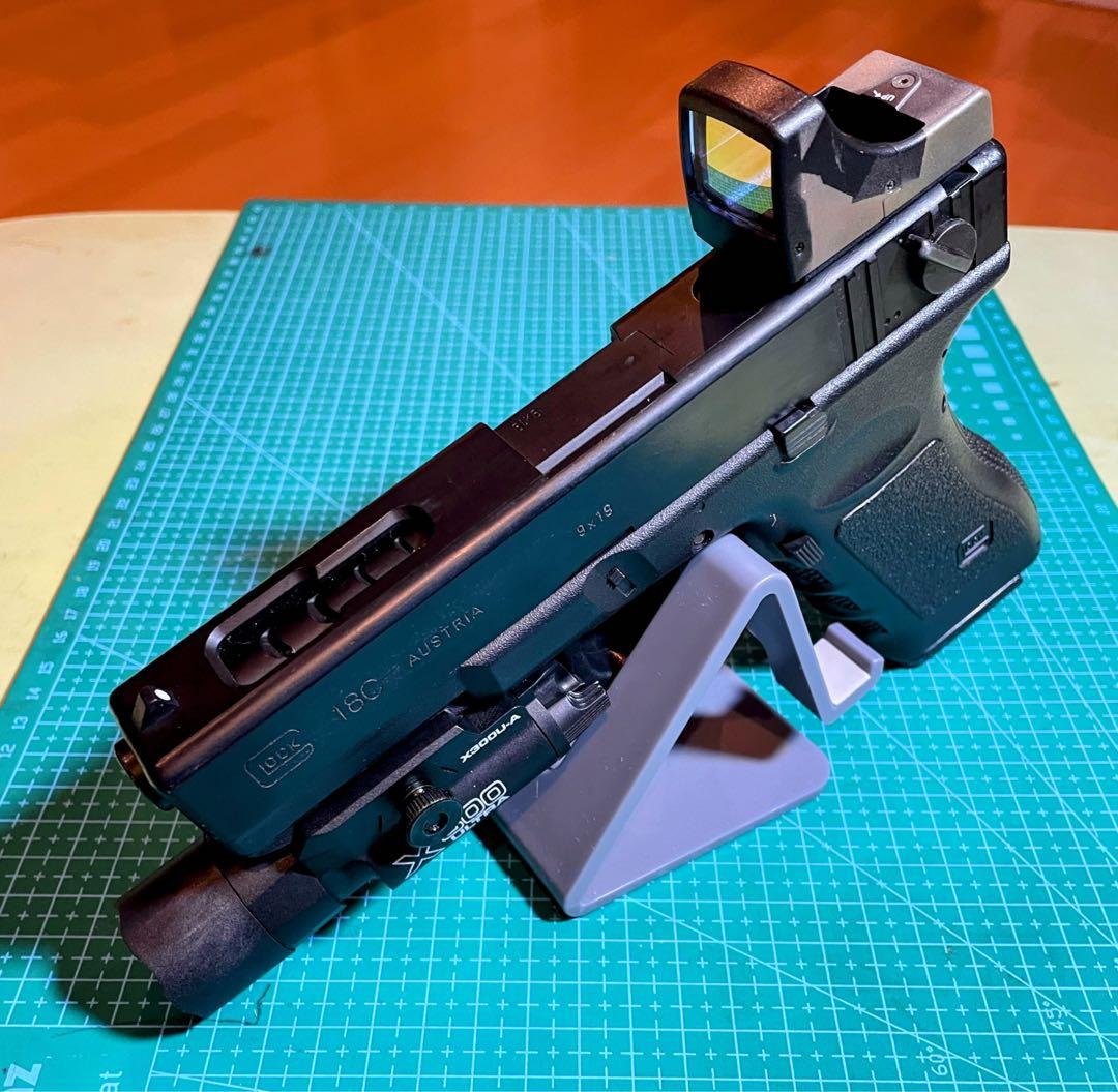 グロック18C電動ガン100連マガジン2本+マイクロプロサイト+ X300ライト