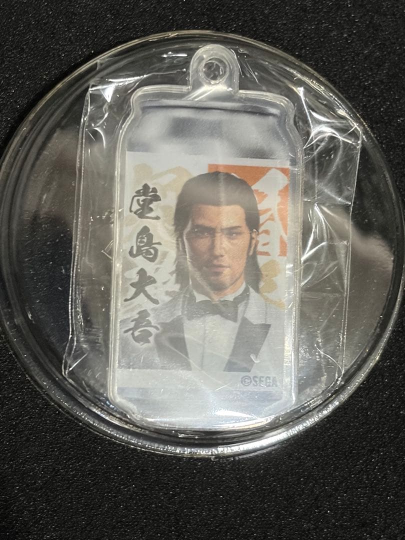 龍が如く 冠婚葬祭展 堂島大吾 ラベル缶デザインアクキー - メルカリ