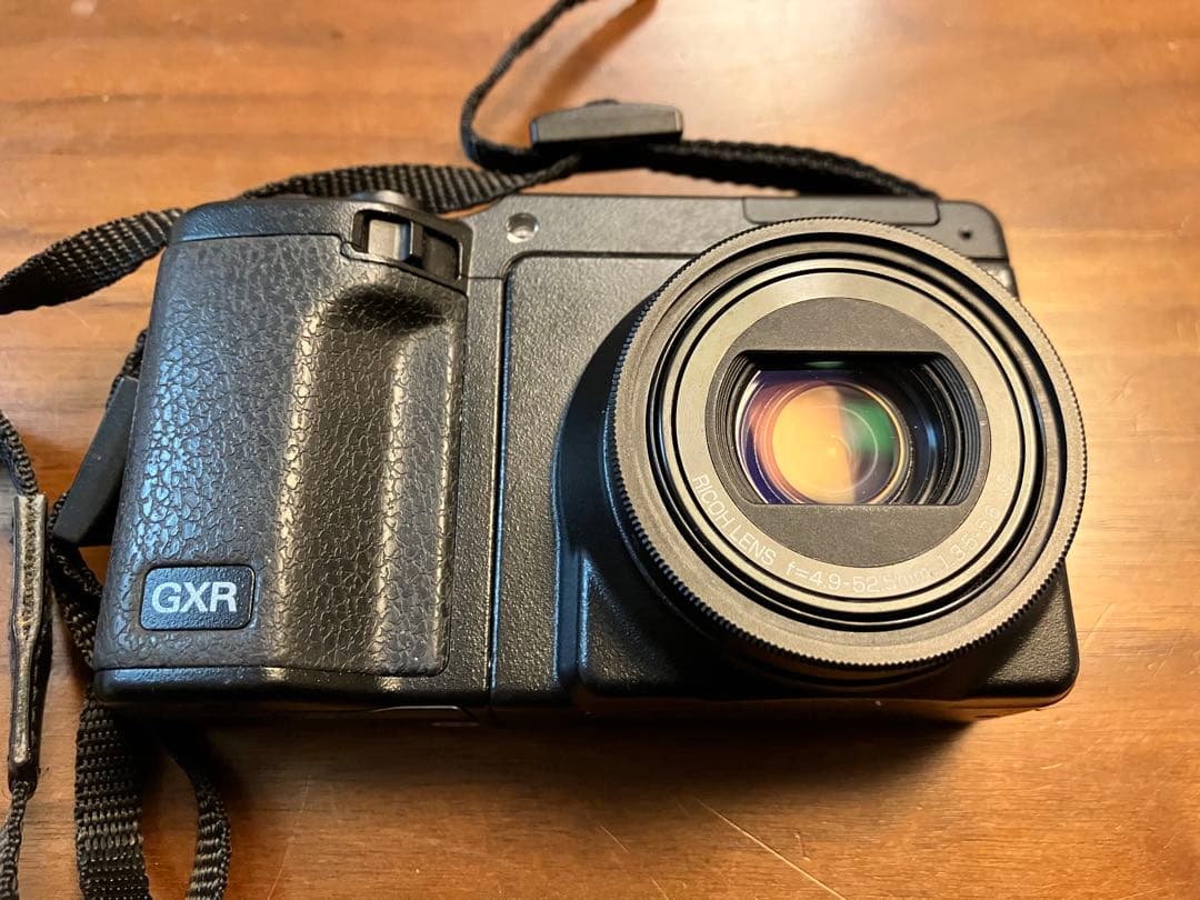 【RICOH】GXR デジタルカメラ（8GBディスク付） リコー、「GXR」の発売日を12月18日に決定 - 価格.com