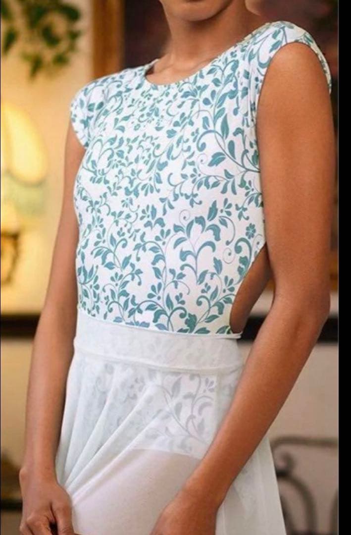 新品］eleve青い花柄オープンバックレオタード - メルカリ