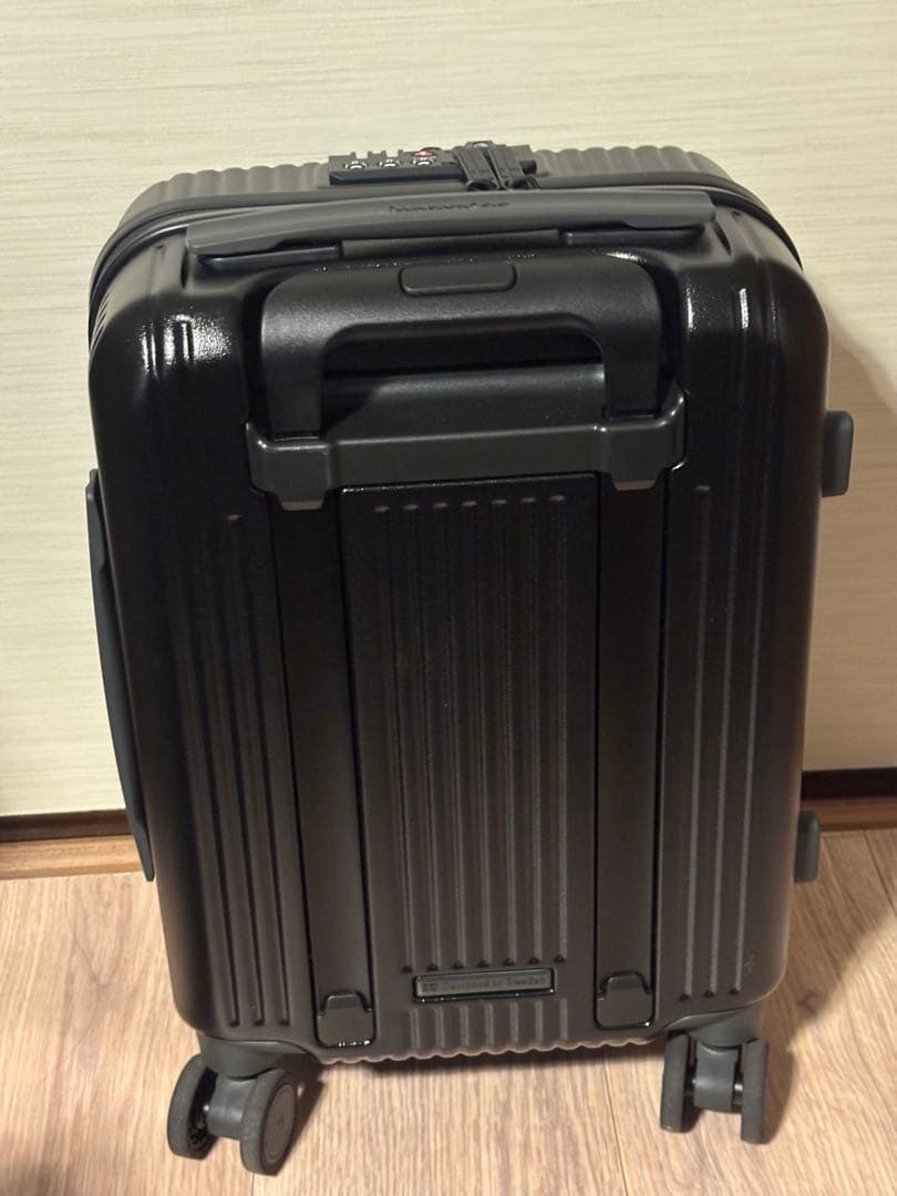 み様専用ページ INV30 Mad Black 21L Coin-Locker - メルカリ