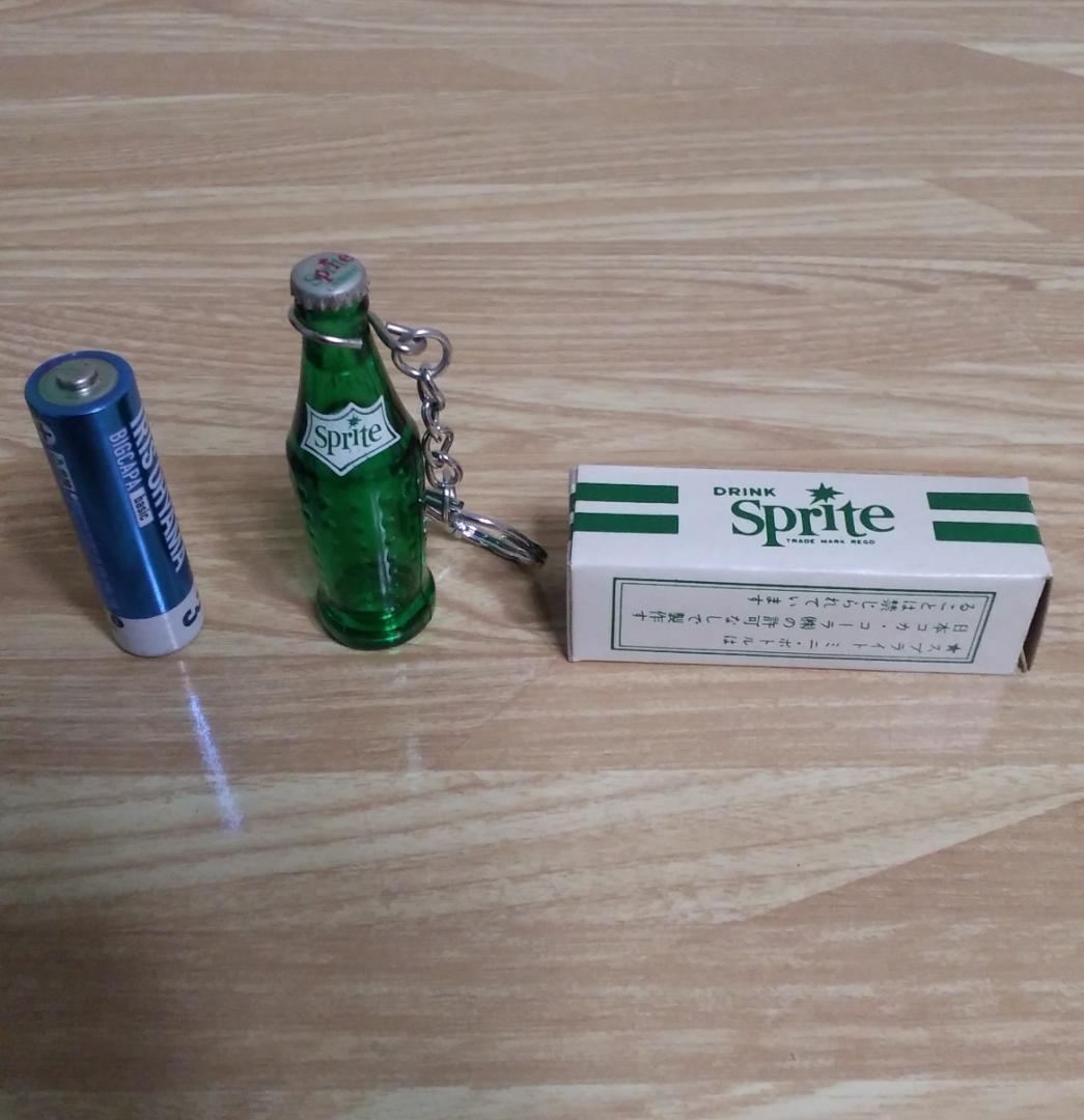 昭和レトロ スプライトミニボトルキーホルダー1個 - メルカリ