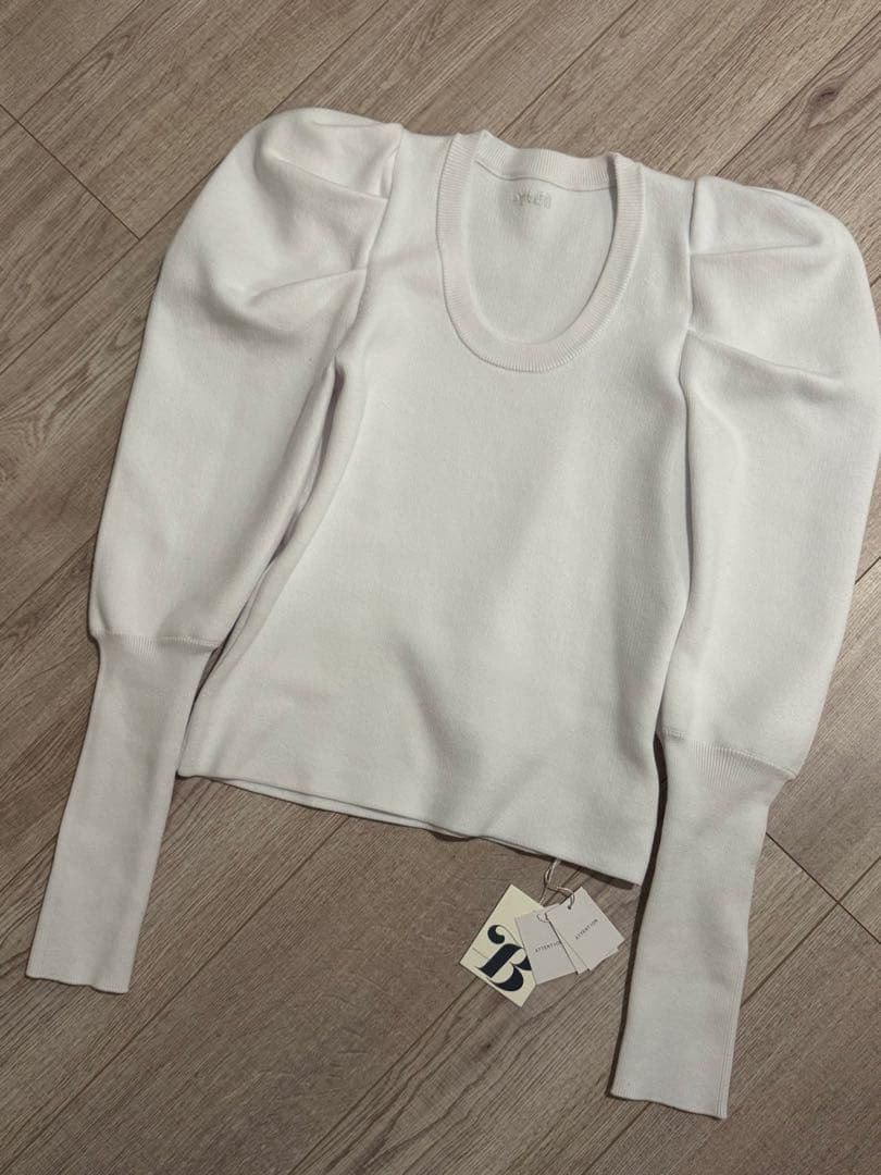 Bibiy. ビビィ エッフィーパフニット Effie puff knit 白 - メルカリ