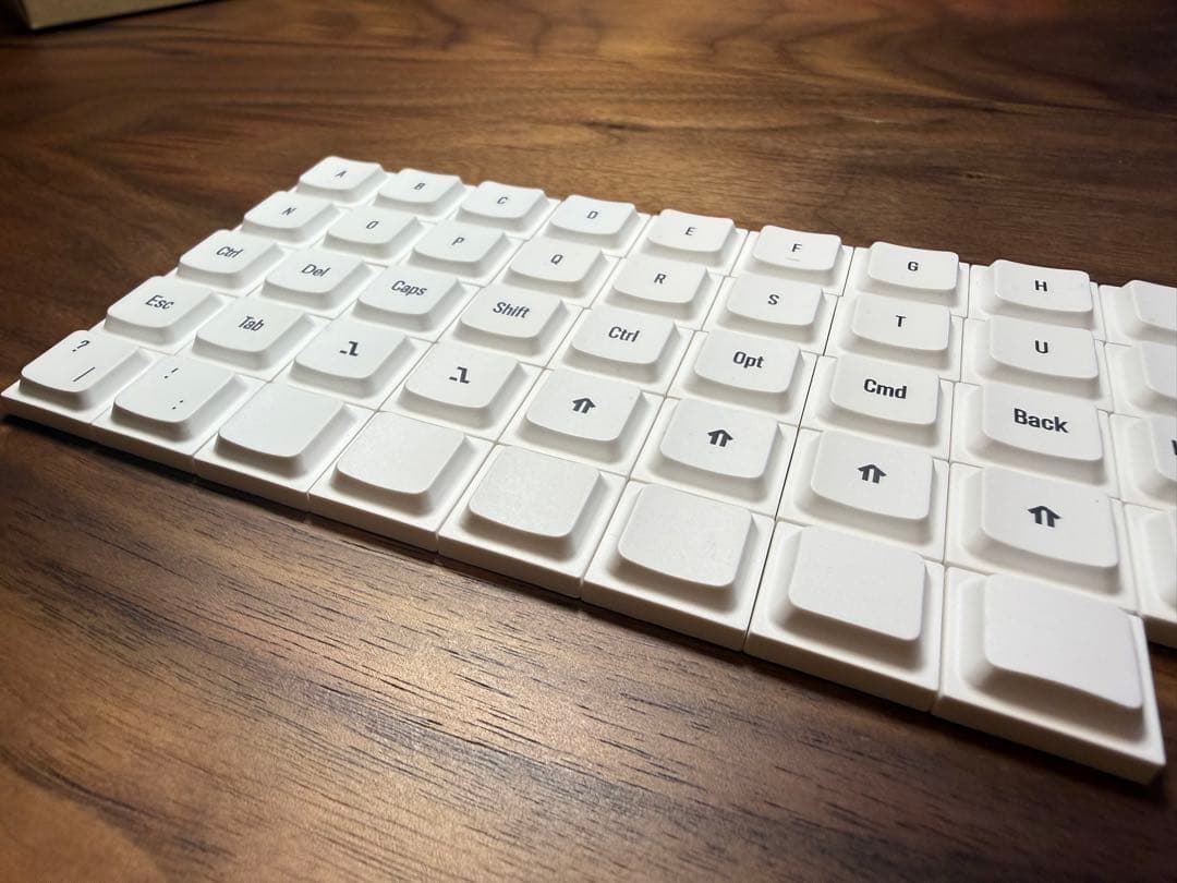 れ*ん様 Cornix LP 無線分割キーボード + 追加キーキャップ - メルカリ