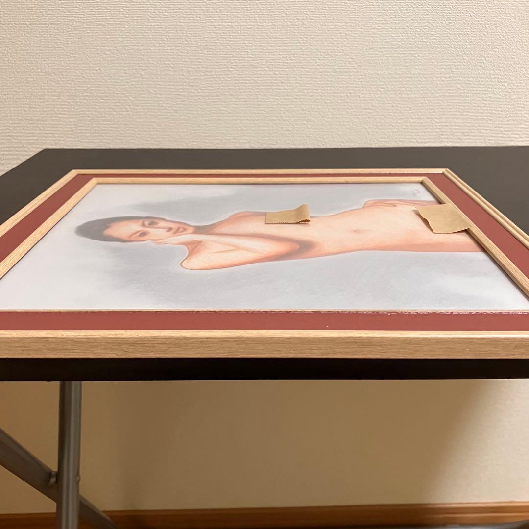 女優画25 額装品　額縁寸法32.0㎝×29.0㎝×1.5㎝　カラー着色　定款付