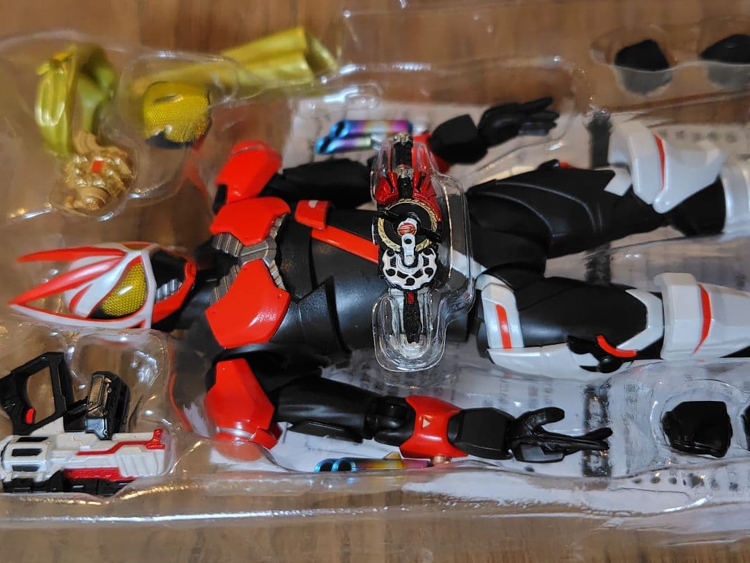 SHFiguarts 仮面ライダーギーツ ブーストマグナムフォーム