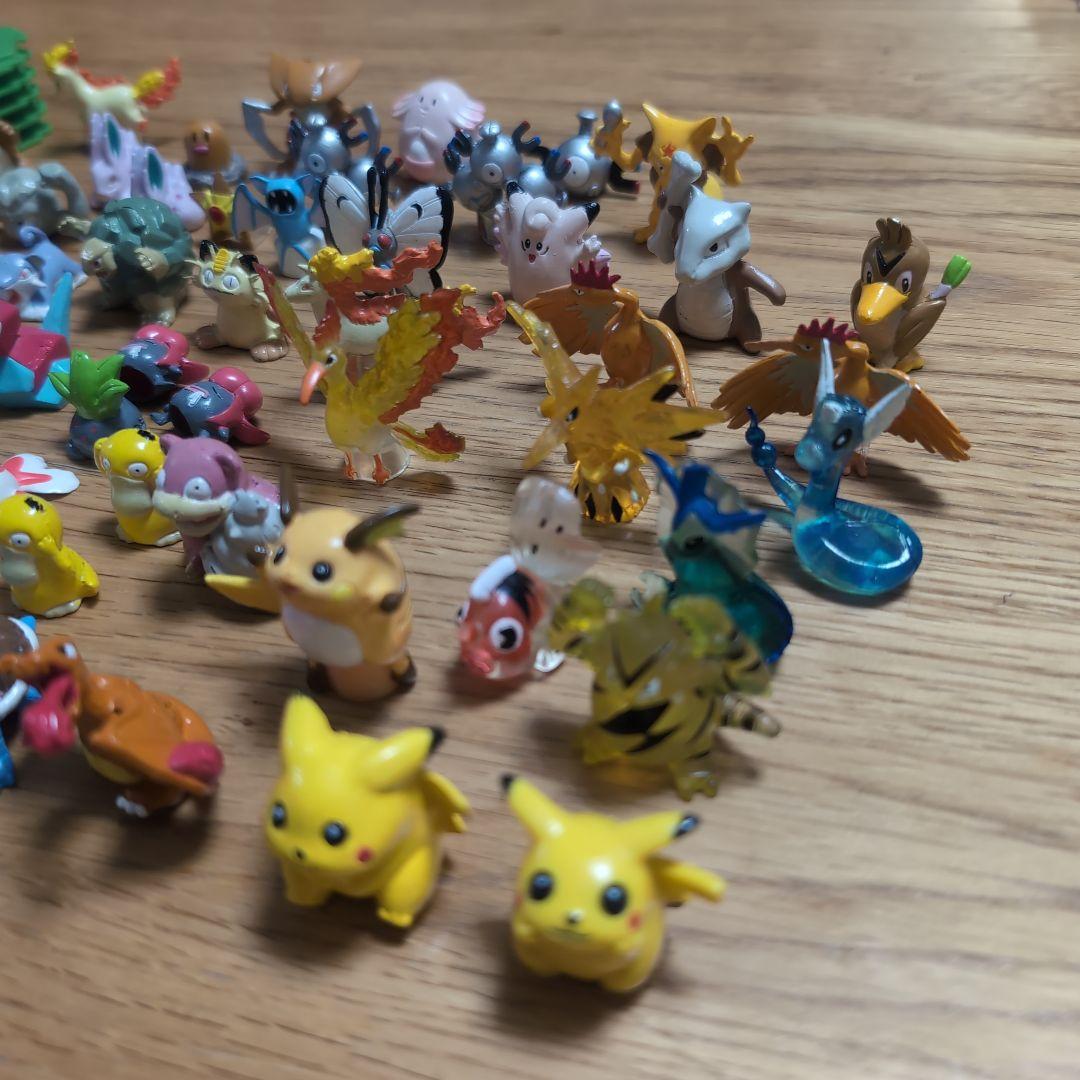 ポケモン フルカラーコレクション63体プラス台座9枚