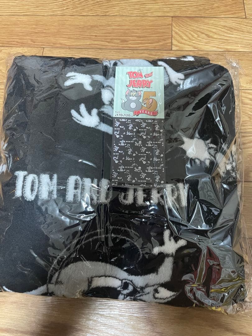 トムとジェリー ブランケット 2枚セット トムとジェリー 巾着付き3WAYブランケット 2種セット - メルカリ