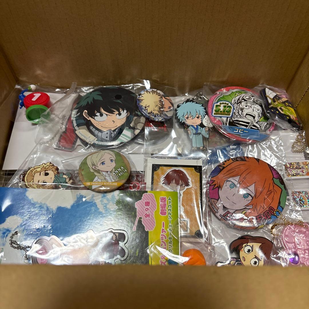 約255点 アニメグッズ キーホルダー 缶バッジ アクリルスタンド まとめ