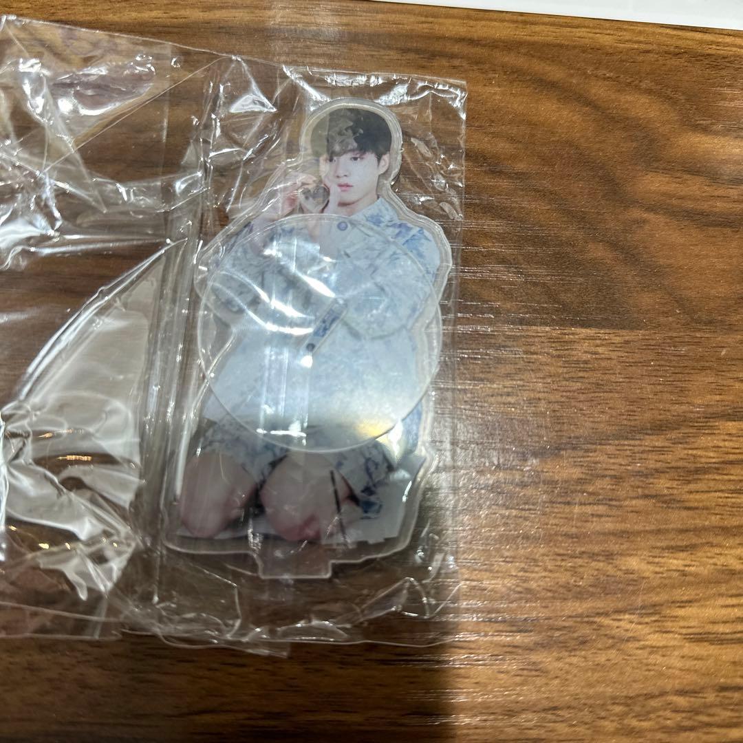 BTS グク ジョングク アクリルスタンド アクスタ 10cm - メルカリ