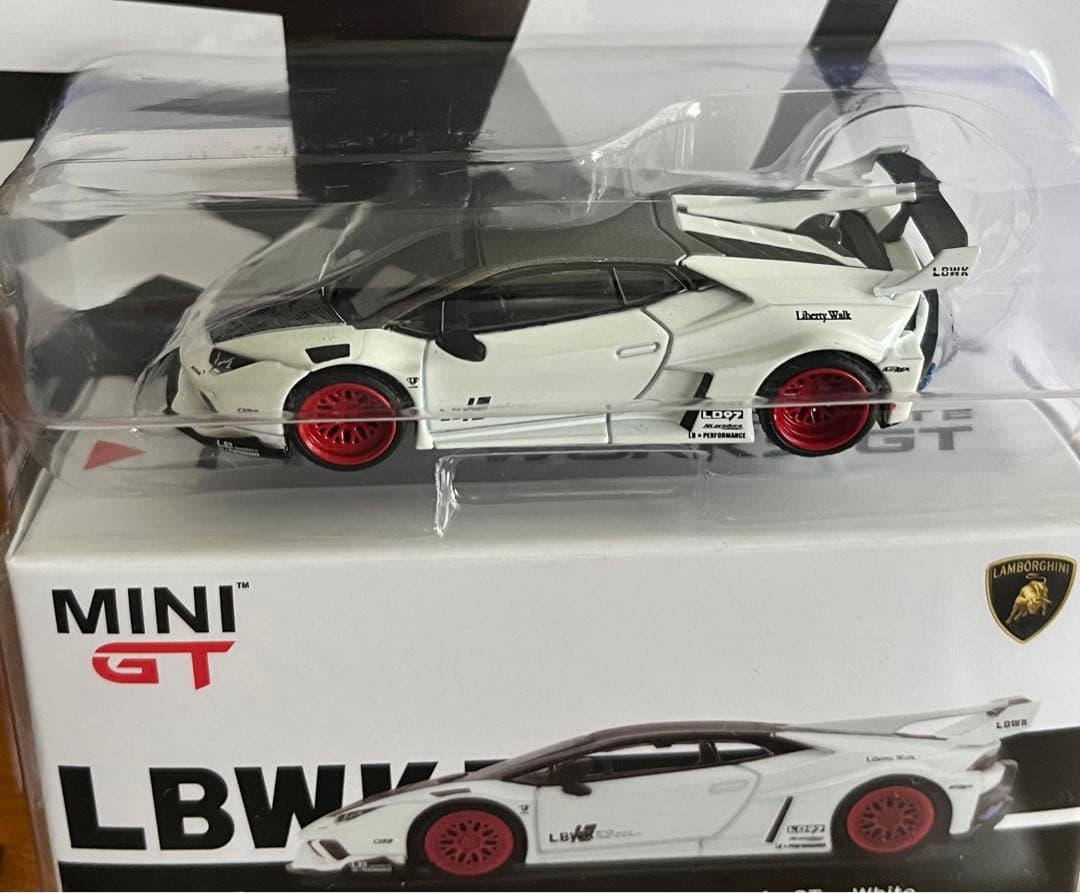 MINI GT 141 Lamborghini Huracan トイザラス限定 - メルカリ
