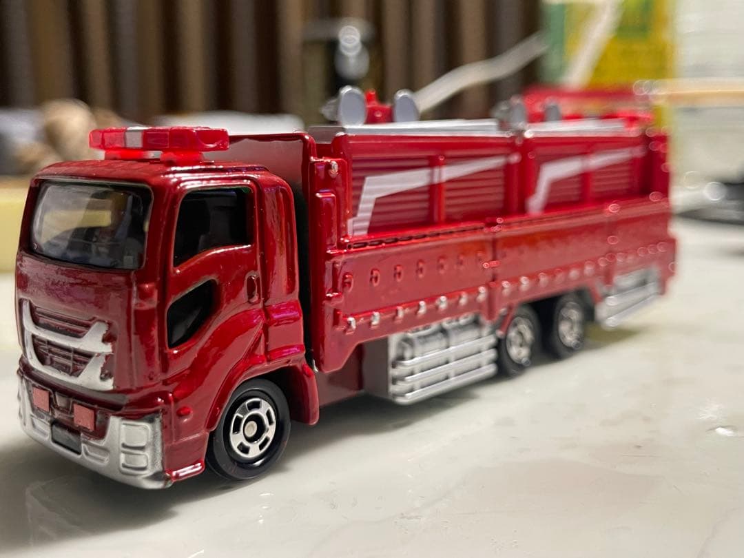 改造消防トミカ　大型高度特殊救助車