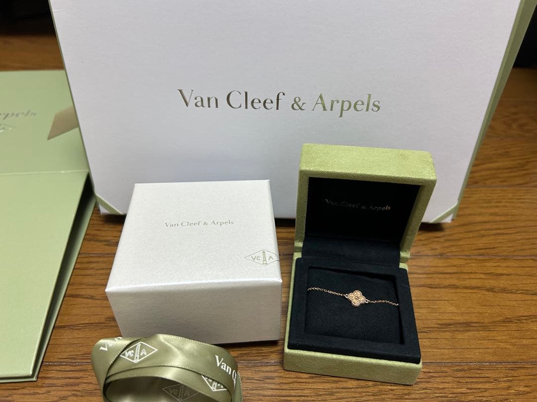 【花】Van Cleef & Arpelsブレスレット ヴィンテージ アルハンブラ ブレスレット、5モチーフ 18K ホワイト