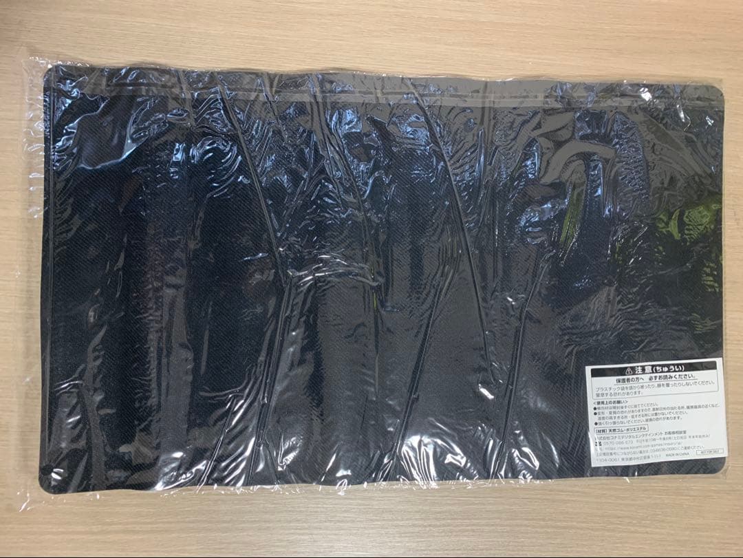 未開封 E・HEROシャイニング・ネオス・ウィングマン プレイマット