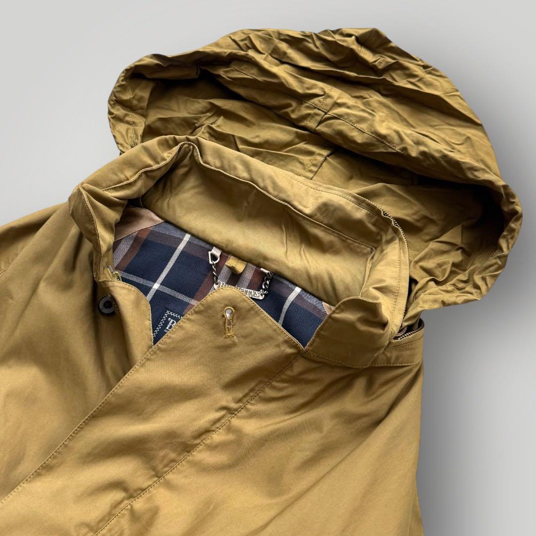 美品☆BURBERRY スイングトップ フード ノバチェック マスタード L
