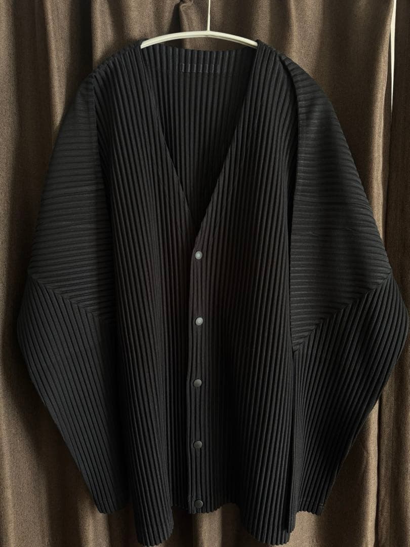 HOMME PLISSÉ ISSEY MIYAKE ブラックカーディガン 中古・古着通販】HOMME PLISSE ISSEY MIYAKE (オム プリッセ イッセイ