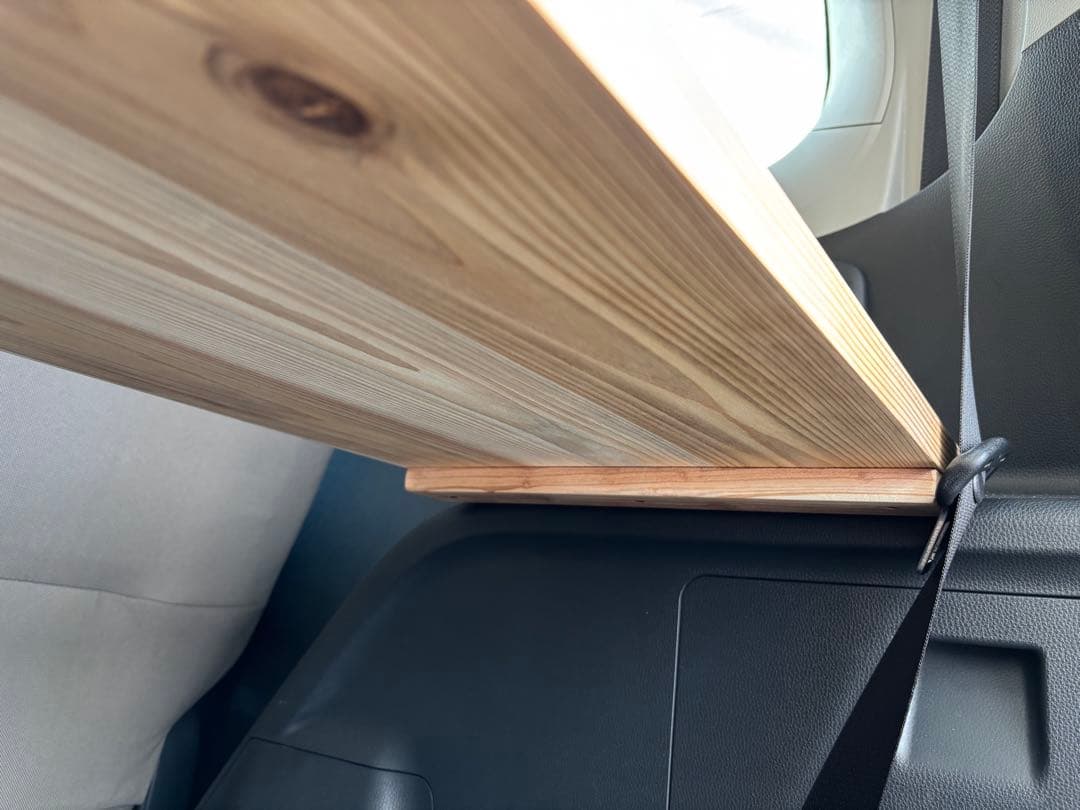 新型シエンタ10系専用設計】ハンドメイド杉無垢材ラゲージボード｜車